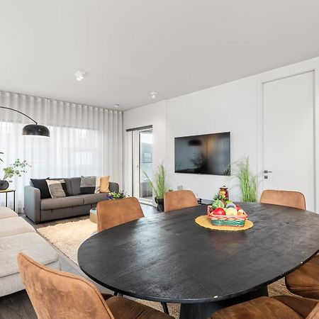 Vibrant Hafnatorg I Spacious Property With Expansive Garage 레이캬비크 외부 사진