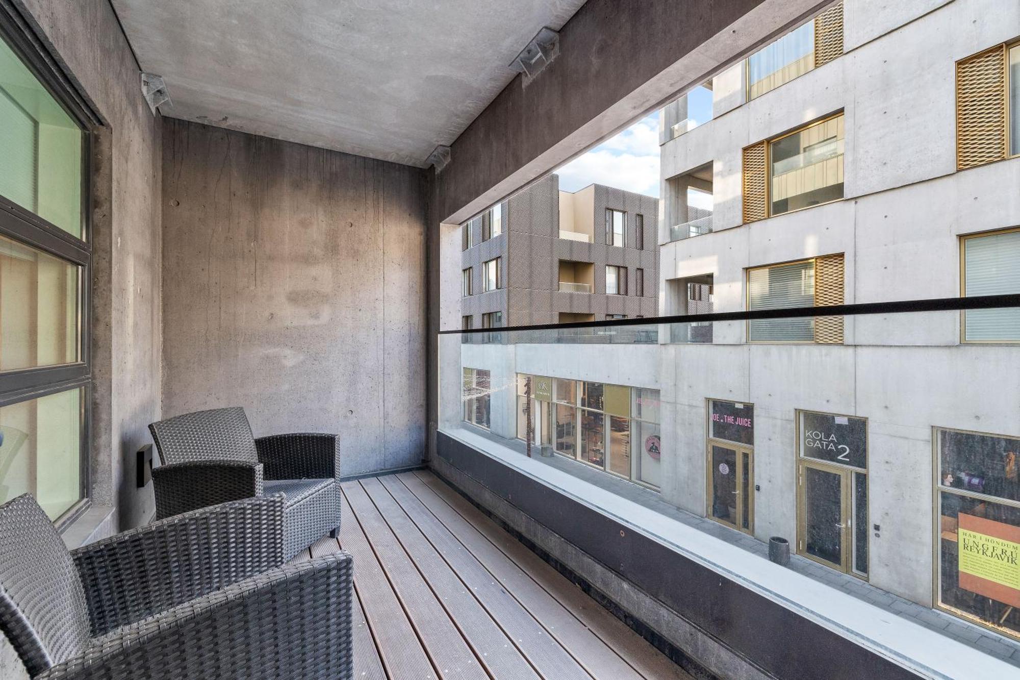 Vibrant Hafnatorg I Spacious Property With Expansive Garage 레이캬비크 외부 사진