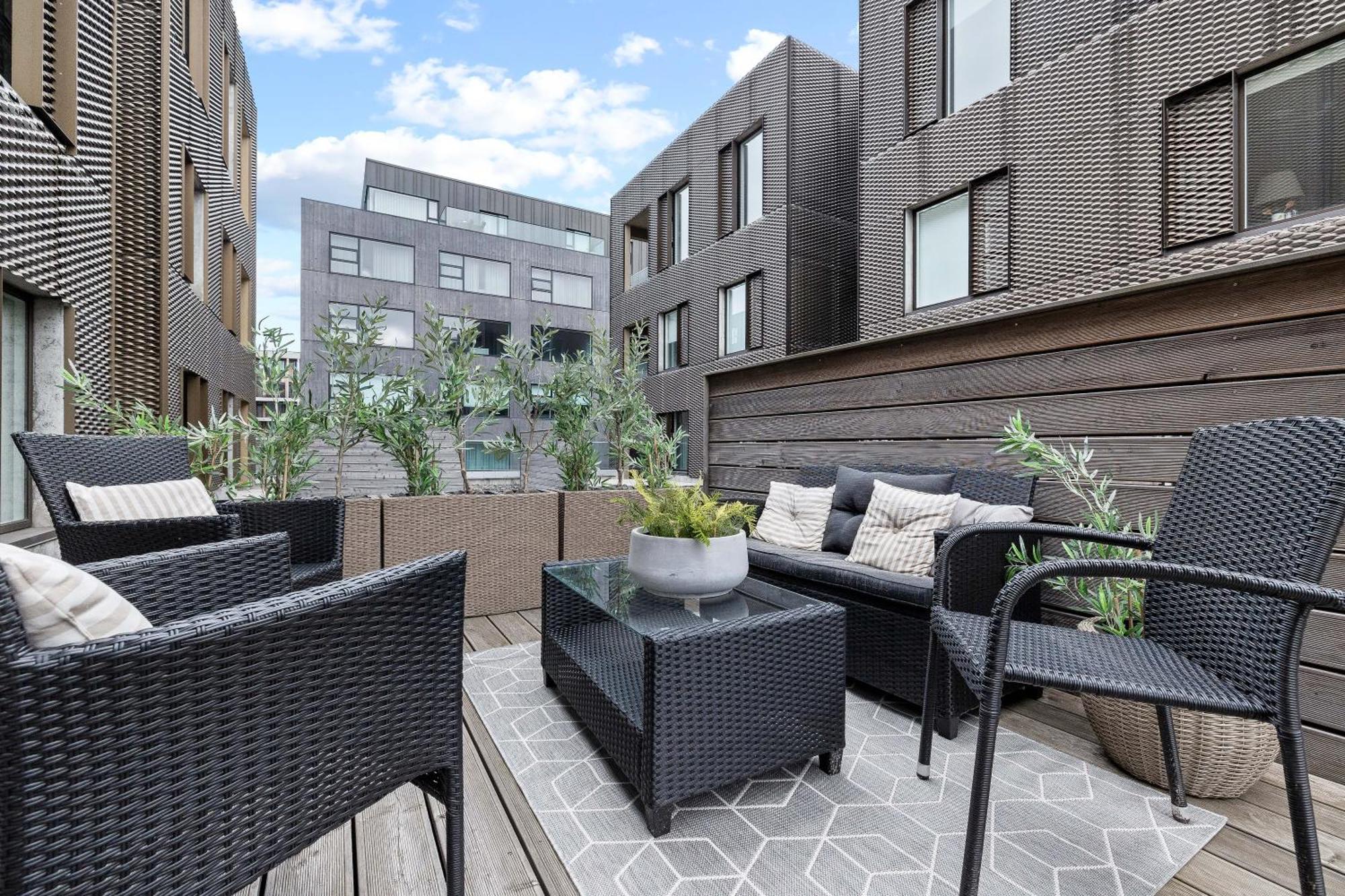 Vibrant Hafnatorg I Spacious Property With Expansive Garage 레이캬비크 외부 사진