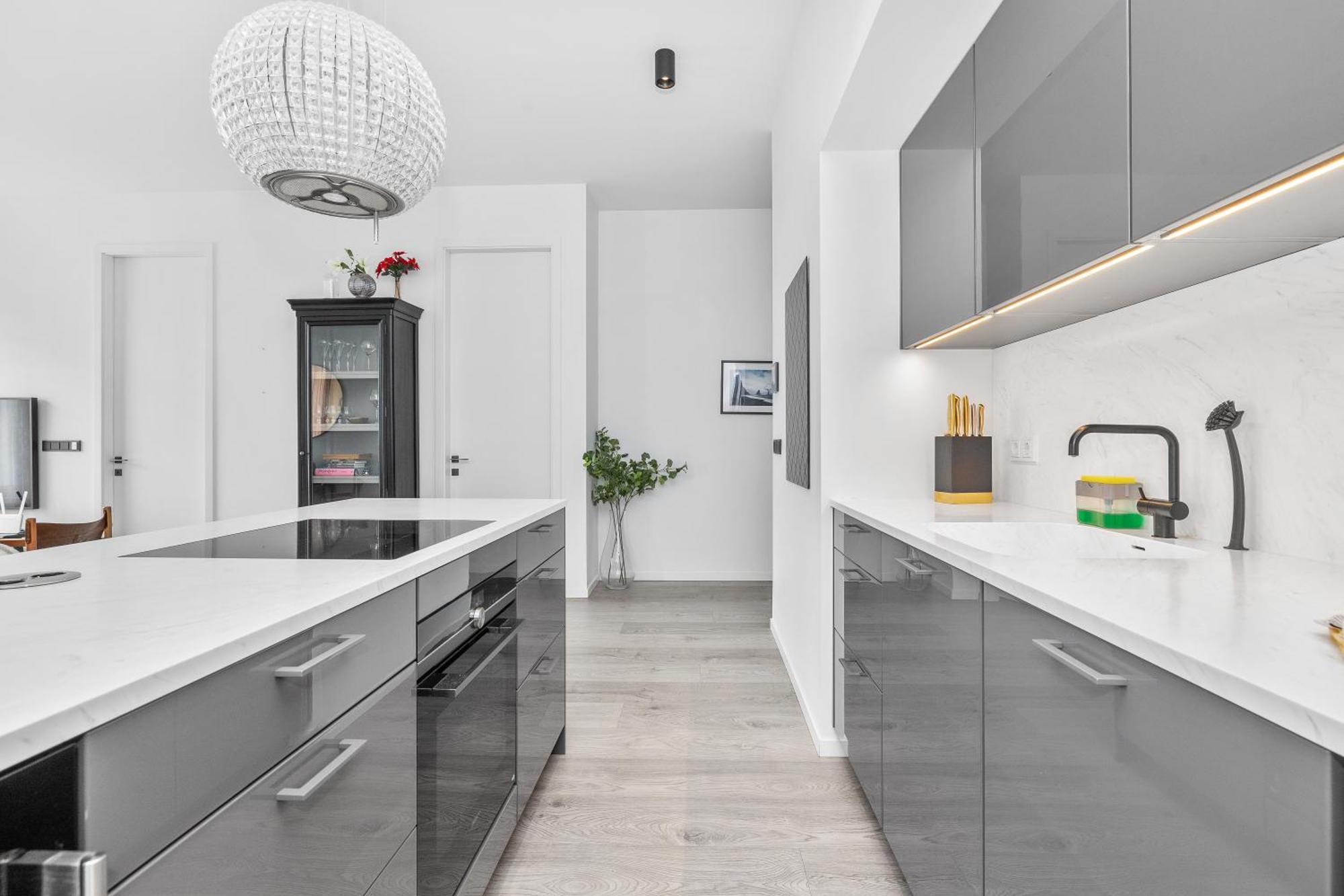 Vibrant Hafnatorg I Spacious Property With Expansive Garage 레이캬비크 외부 사진