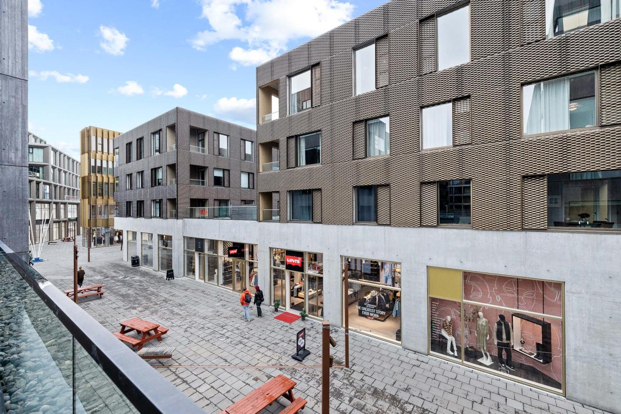 Vibrant Hafnatorg I Spacious Property With Expansive Garage 레이캬비크 외부 사진